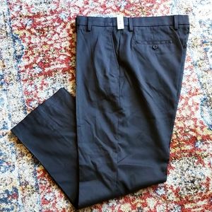 LAST PAIR Men's Amazon Essentials black.38x32